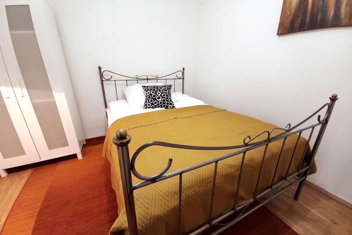 Apartment Old Town - 5 Bedrooms Soltyka Street Krakau