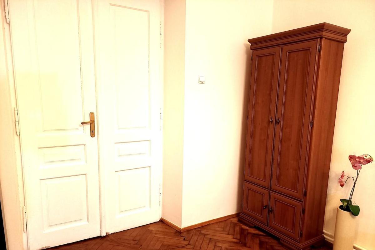 Apartment Old Town - 5 Bedrooms Soltyka Street