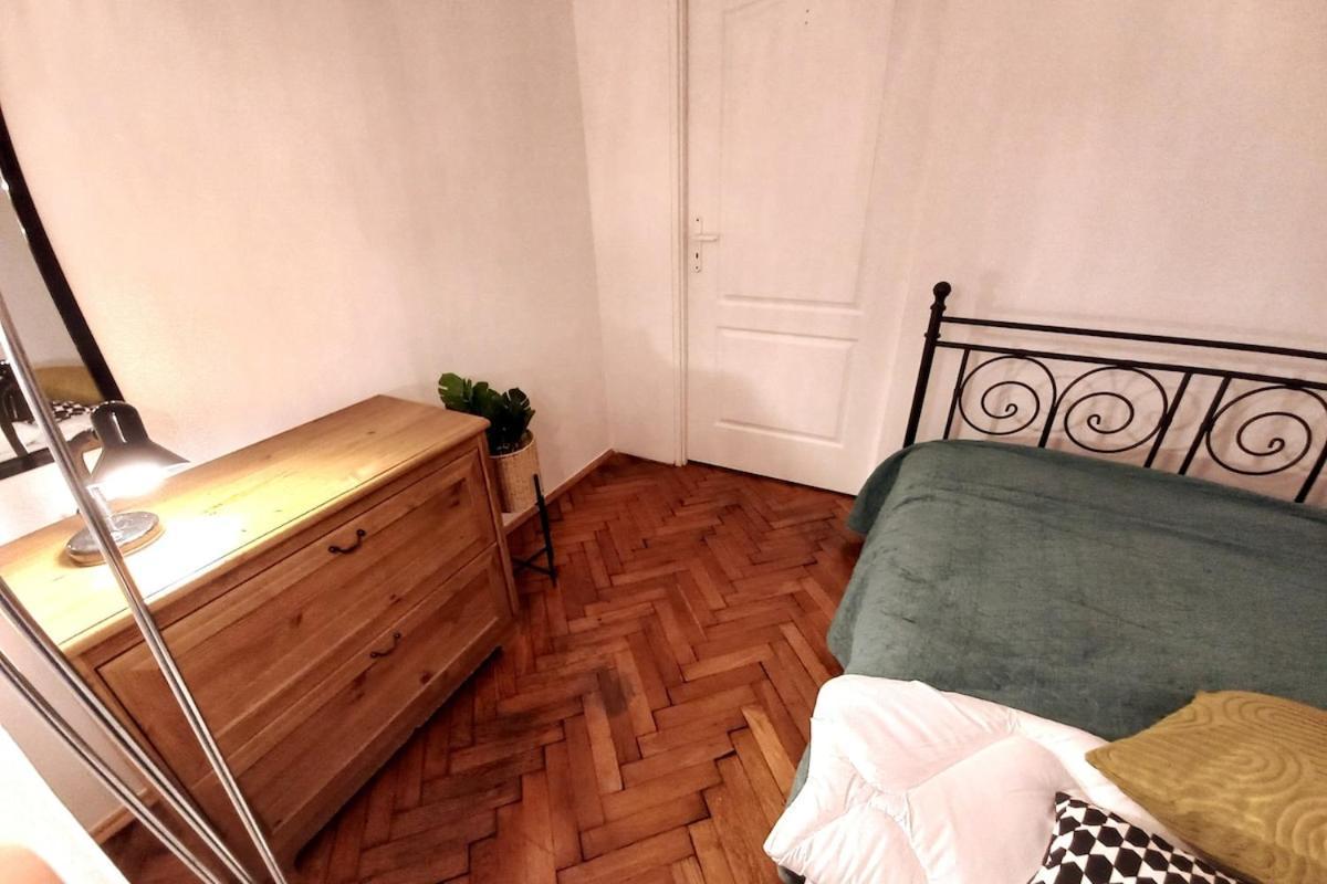 Old Town - 5 Bedrooms Soltyka Street * Krakau