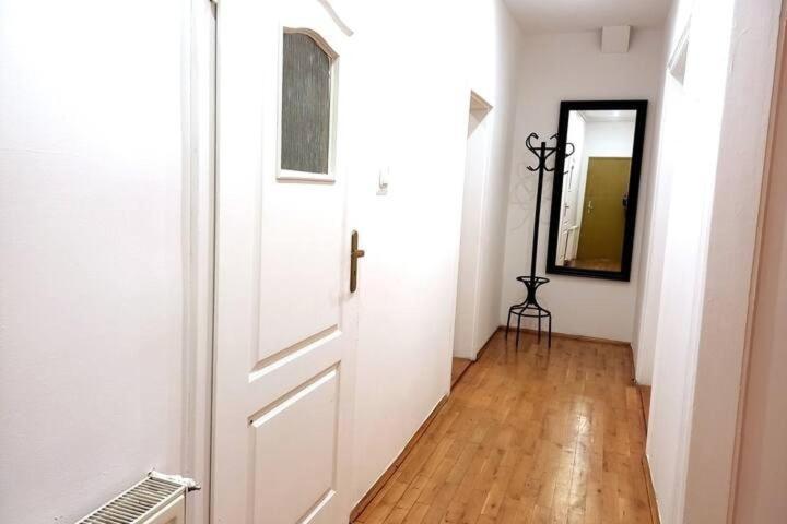 Apartment Old Town - 5 Bedrooms Soltyka Street *