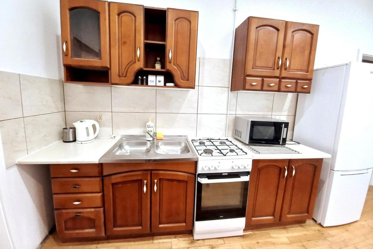 Old Town - 5 Bedrooms Soltyka Street * Krakau