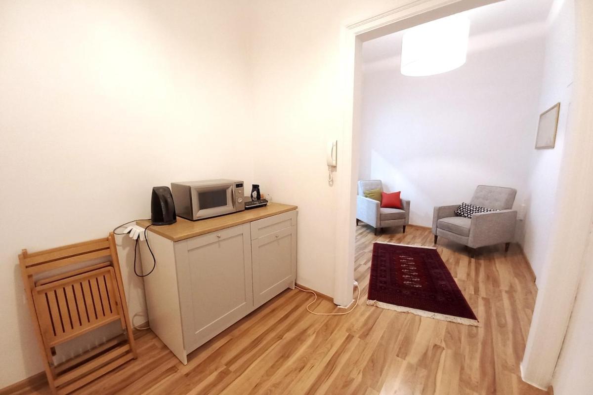 Old Town - 5 Bedrooms Soltyka Street * Krakau