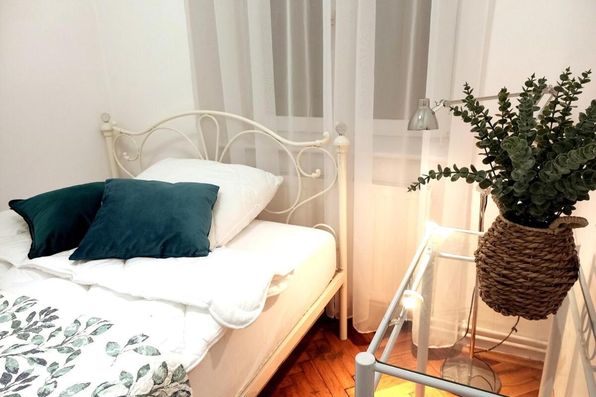 Old Town - 5 Bedrooms Soltyka Street